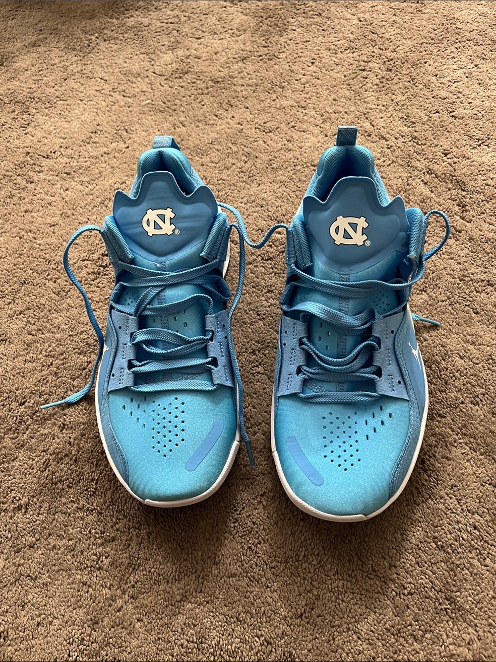 North Carolina Tar Heels  Jordan Men's Athletic Shoes in Carolina Blue and White